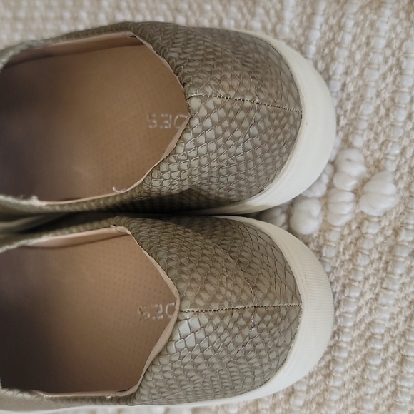 J/Slides slip on 9 - Picture 3 of 6